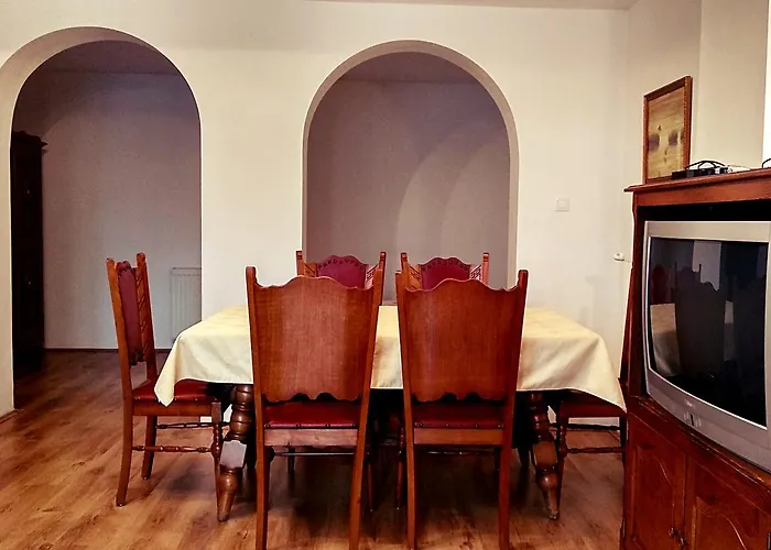 Villa Teleki Pensiune 3*